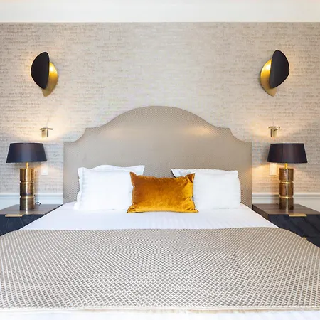 Foch Hotel