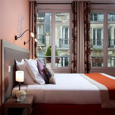 Hotel Foch 4*