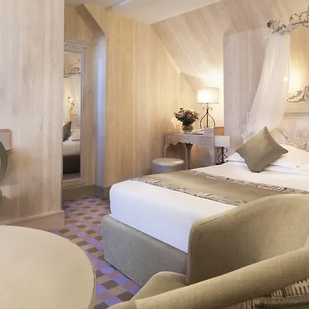 Foch Hotel