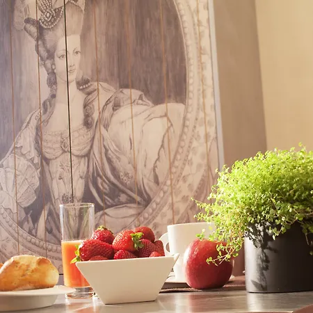 Foch Hotel
