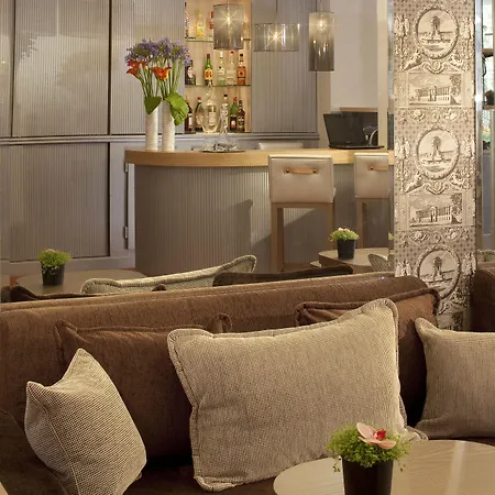 Foch Hotel 4*