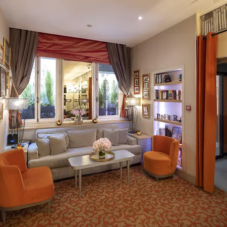 Foch Hotel 4*