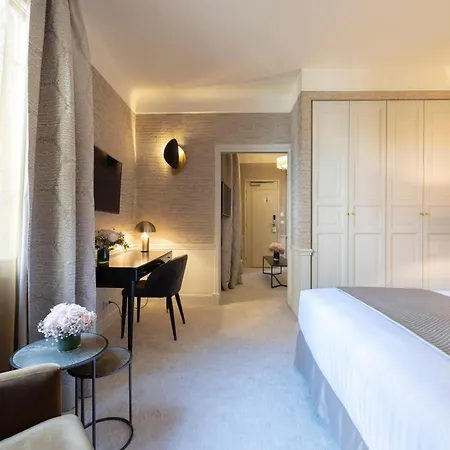 Foch Hotel 4*